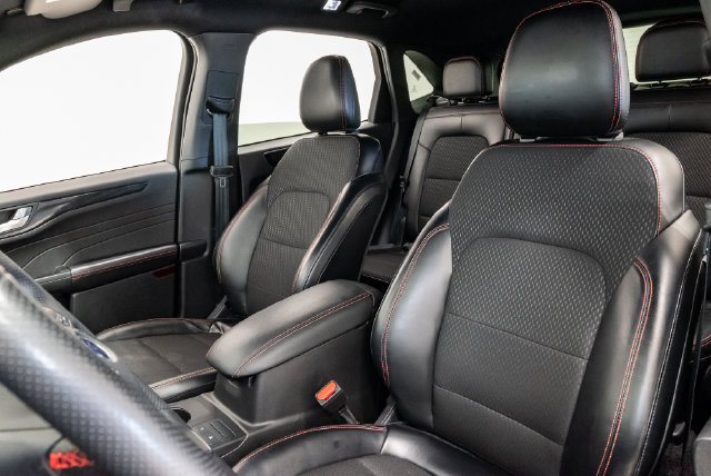 Used 2025 Ford Escape ST-Line FWD image 12