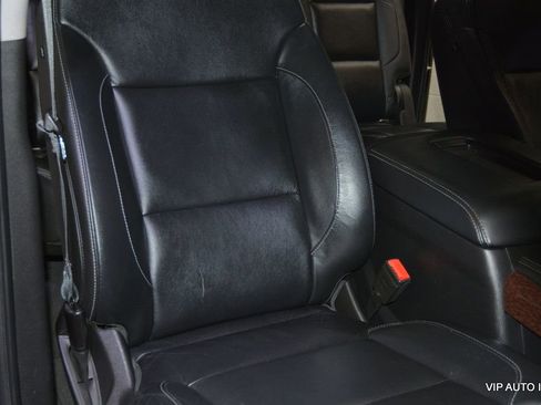 Used 2019 GMC Yukon XL SLT image 16