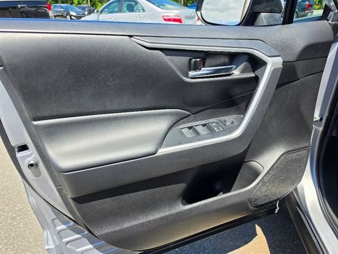 Used 2022 Toyota RAV4 XLE w/ Convenience Package AWD/4WD image 19