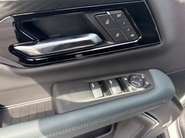 New 2026 GMC Yukon XL AT4 w/ AT4 Premium Plus Package AWD/4WD image 21