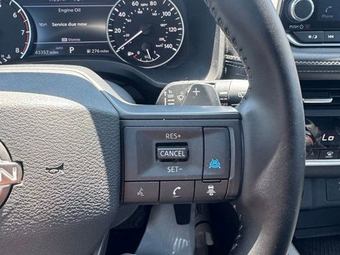 Used 2025 Nissan Rogue SV AWD/4WD image 20