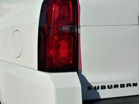 Used 2020 Chevrolet Suburban Premier image 39