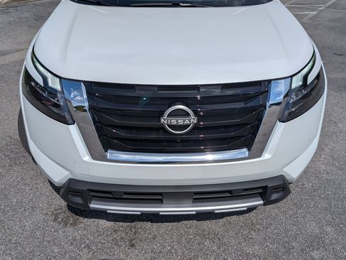 Used 2025 Nissan Pathfinder Platinum w/ Cargo Package FWD image 12