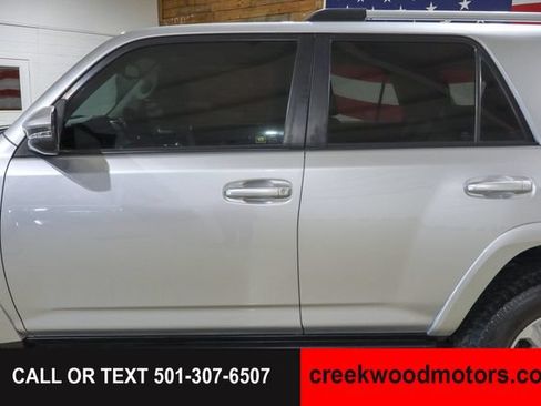 Used 2020 Toyota 4Runner SR5 Premium AWD/4WD image 24