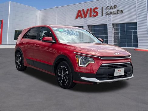 Used 2025 Kia Niro LX FWD image 9