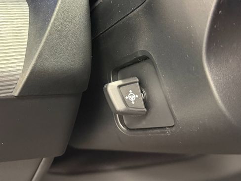 Used 2025 BMW M5 Touring image 24