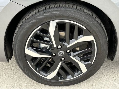 New 2025 Nissan Versa SR image 37