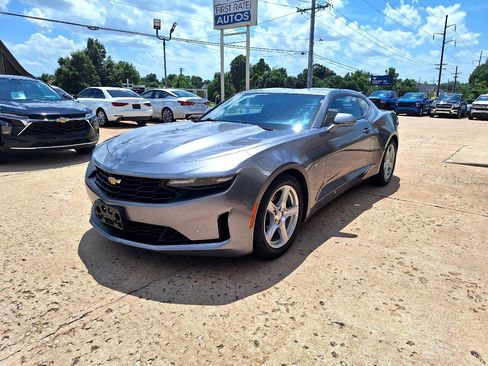Used 2020 Chevrolet Camaro LT image 3