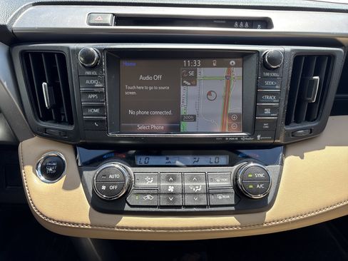 Used 2017 Toyota RAV4 XLE AWD/4WD image 22