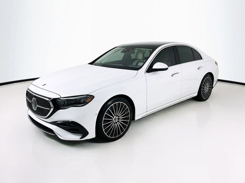 Used 2025 Mercedes-Benz E 350 Sedan image 3