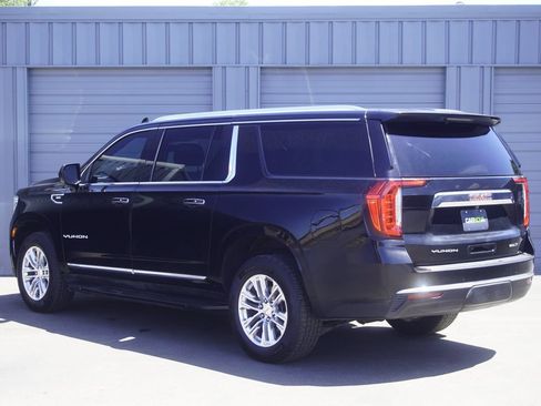 Used 2021 GMC Yukon XL SLT RWD image 3