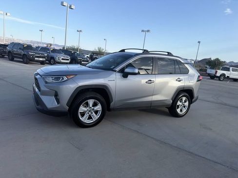 Used 2019 Toyota RAV4 XLE w/ Convenience Package AWD/4WD image 8