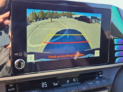 Used 2025 Toyota Camry SE image 19