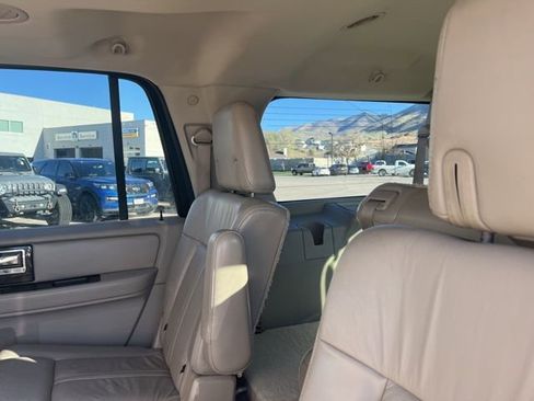 Used 2016 Lincoln Navigator L Select image 18