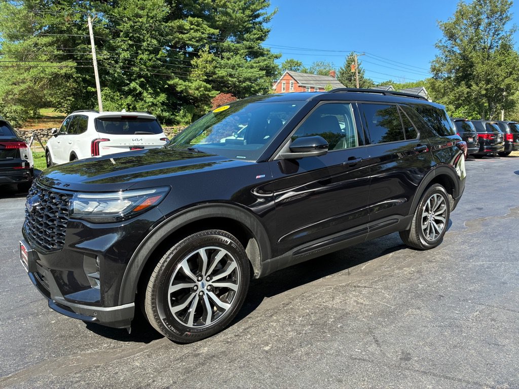 Used 2025 Ford Explorer ST-Line AWD/4WD image 1