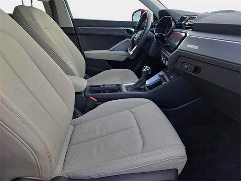 Used 2022 Audi Q3 2.0T Premium Plus w/ Premium Plus Package image 12