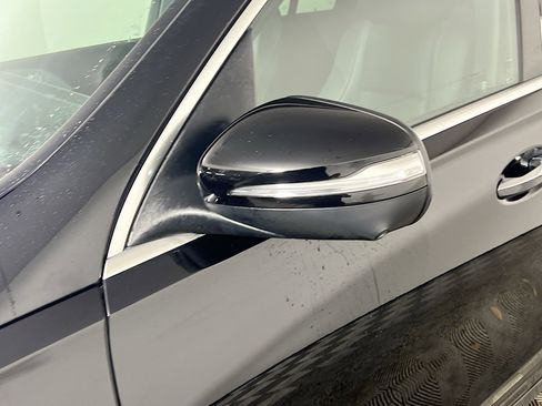 Used 2025 Mercedes-Benz GLE 350 4MATIC image 13