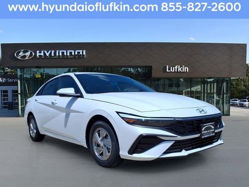 New 2026 Hyundai Elantra SE FWD image 1