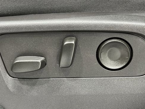 Used 2023 GMC Sierra 1500 SLE image 12