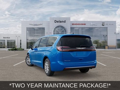 New 2026 Chrysler Pacifica Select FWD image 3