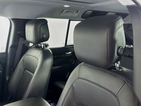 Used 2025 Land Rover Defender 110 S image 22