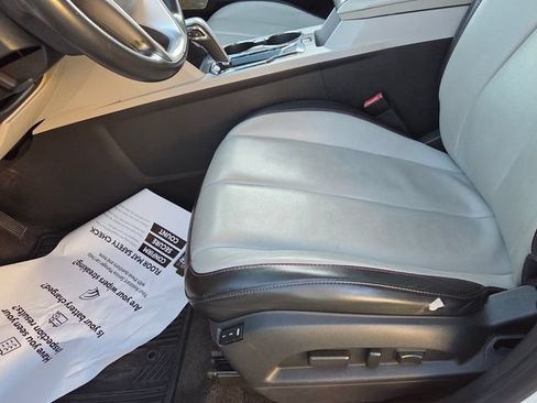 Used 2011 Chevrolet Equinox LTZ FWD image 5