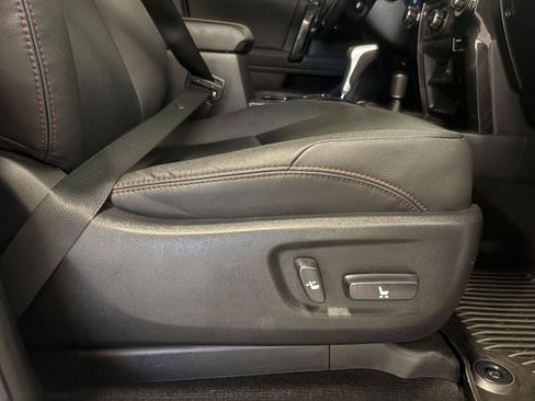 Used 2023 Toyota 4Runner TRD Off-Road Premium AWD/4WD image 46
