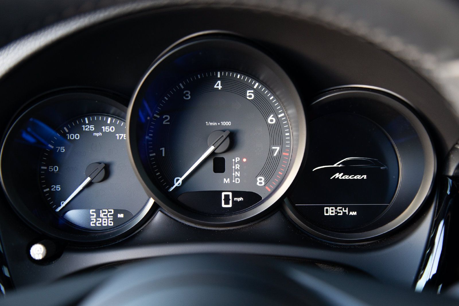 Certified 2026 Porsche Macan AWD/4WD image 9