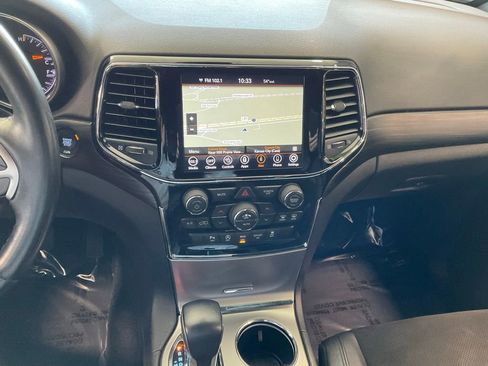Used 2020 Jeep Grand Cherokee Altitude AWD/4WD image 14