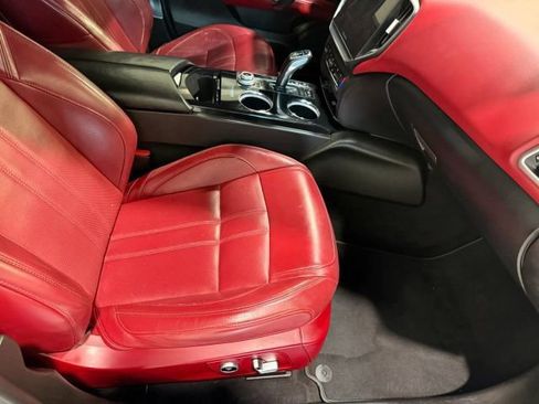 Used 2022 Maserati Ghibli Modena RWD image 35