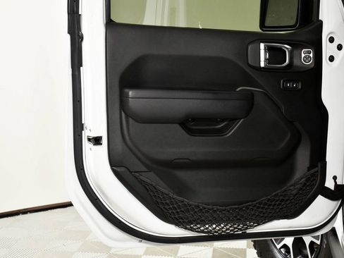 Used 2022 Jeep Wrangler Unlimited Rubicon w/ LED Lighting Group image 15