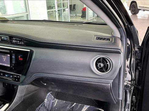 Used 2018 Toyota Corolla SE w/ Carpet Mat Package (TMS) FWD image 26