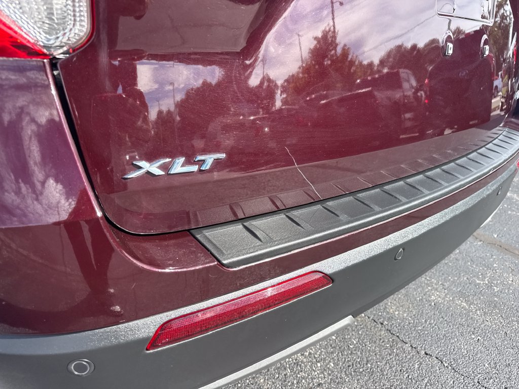 Used 2023 Ford Explorer XLT w/ Equipment Group 202A AWD/4WD image 11