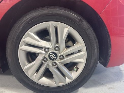 Used 2019 Hyundai Elantra Value Edition image 9