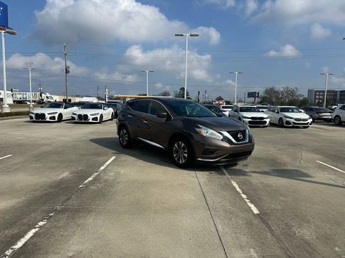 Used 2016 Nissan Murano S image 3