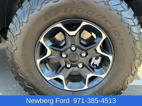 Used 2022 Jeep Wrangler Unlimited Rubicon 4xe w/ Cold Weather Group AWD/4WD image 10