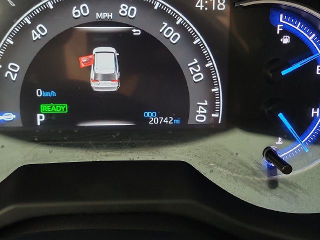 Used 2025 Toyota RAV4 LE AWD/4WD image 2