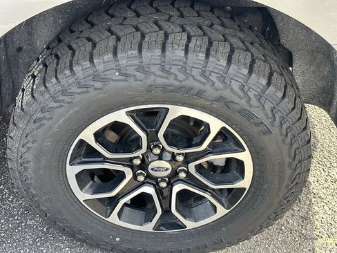 Certified 2024 Ford Expedition XLT image 11