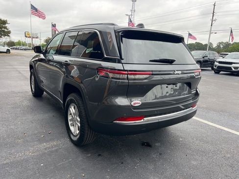 New 2025 Jeep Grand Cherokee Laredo w/ Trailer Tow Package image 21