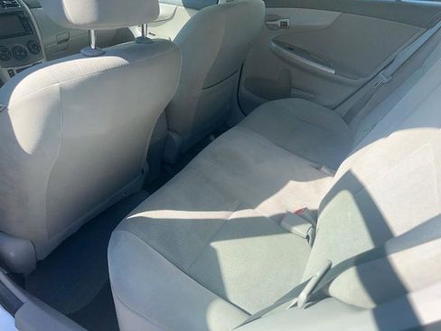 Used 2013 Toyota Corolla LE image 9