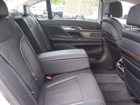 Used 2020 BMW 740i RWD image 19