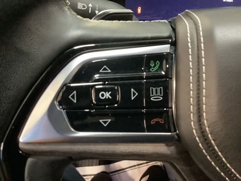 Used 2023 Jeep Grand Cherokee L Overland w/ Advanced Protech Group III image 29