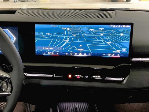 Certified 2025 BMW 530i 530i w/ Premium Package image 6