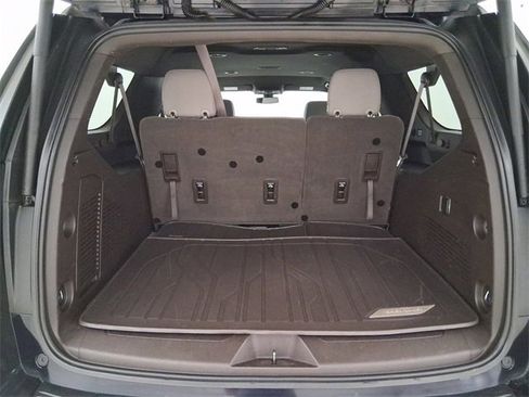 Used 2021 Chevrolet Suburban LT image 17