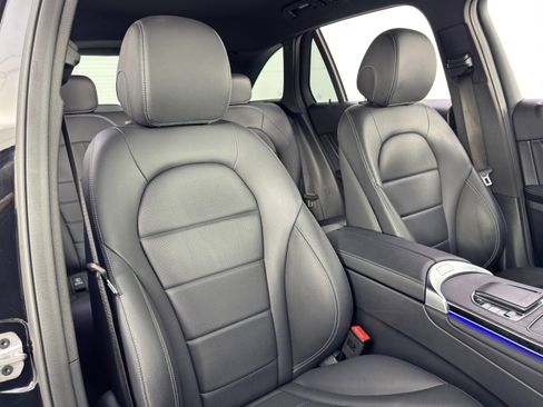 Used 2022 Mercedes-Benz GLC 300 4MATIC w/ AMG Line image 35