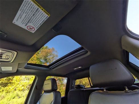 Used 2022 GMC Sierra 3500 Denali image 28