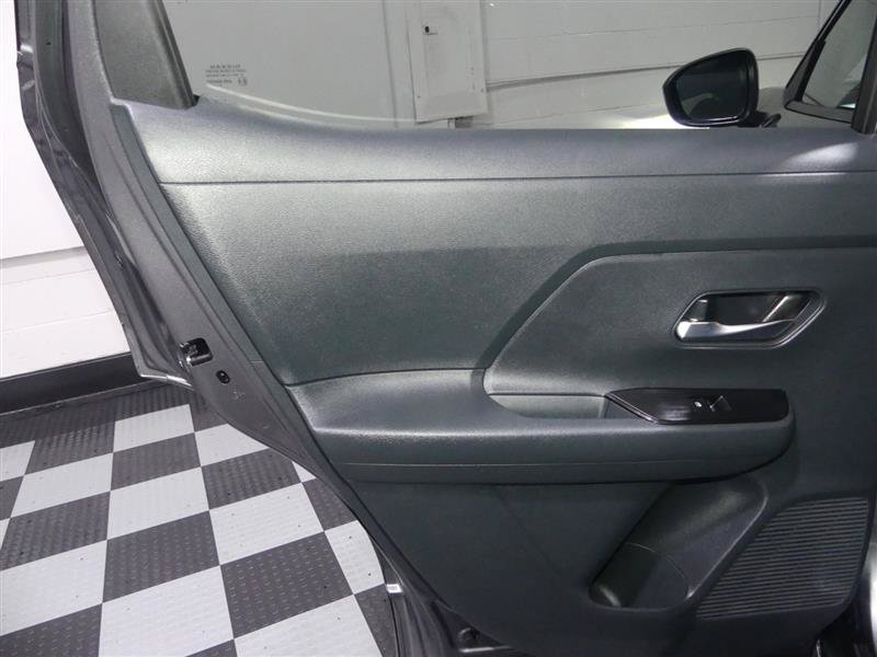 Used 2025 Nissan Kicks SV AWD/4WD image 25