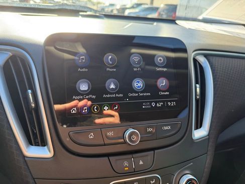 Used 2024 Chevrolet Malibu LT image 25