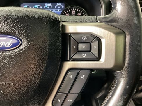 Used 2017 Ford F150 Platinum w/ Equipment Group 701A Luxury AWD/4WD image 26