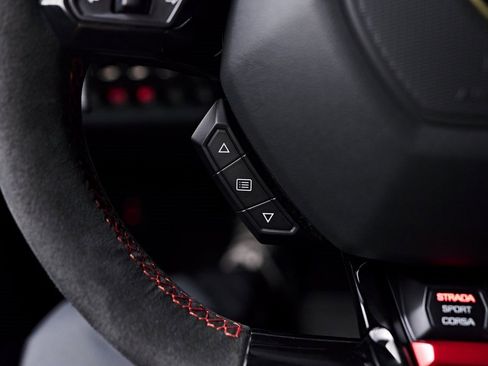 Used 2018 Lamborghini Huracan Performante image 73